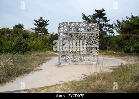 Le chantier naval travaille : Stern with Hole sculpture de Shinro Ohtake sur l'île de Naoshima au Japon Banque D'Images