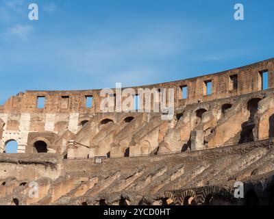 Vue panoramique de l'intérieur du Colisée à Rome Italie Banque D'Images