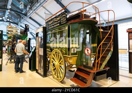 Bus à cheval Thomas Tilling de l'époque victorienne qui a couru autour de 1875-1895, London transport Museum, Londres, Angleterre Banque D'Images