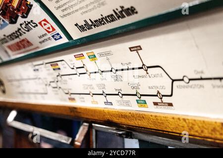 Carte de la ligne du Nord à l'intérieur du stock car de métro 1938, London transport Museum, Londres, Angleterre Banque D'Images