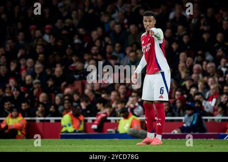 Londres, Royaume-Uni. 22 octobre 2024. Londres, Angleterre, 22 octobre 2024 : Gabriel (6e Arsenal) lors du match de l'UEFA Champions League entre Arsenal et Shakhtar Donetsk à l'Emirates Stadium à Londres, en Angleterre. (Pedro Porru/SPP) crédit : SPP Sport Press photo. /Alamy Live News Banque D'Images