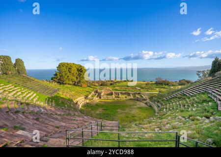 Théâtre grec, zone archéologique de ​​Tindari, Tindari, Patti, Messine, Sicile, Italie Banque D'Images
