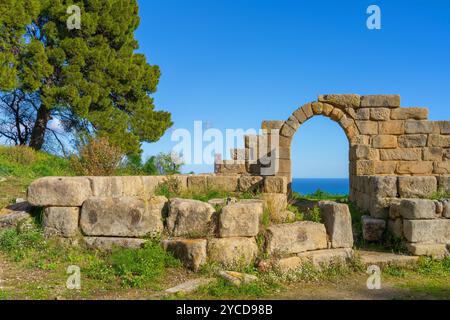 Théâtre grec, zone archéologique de ​​Tindari, Tindari, Patti, Messine, Sicile, Italie Banque D'Images