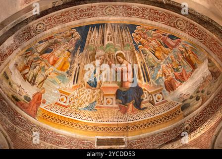 PAVIE, ITALIE - 8 SEPTEMBRE 2024 : fresque du couronnement de la Vierge Marie dans l'église Basilica di San Michaele Maggiore Banque D'Images