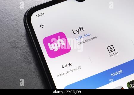 22 octobre 2024, Brésil. Dans cette illustration photo, le logo de l'application Lyft est affiché sur l'écran d'un smartphone Banque D'Images