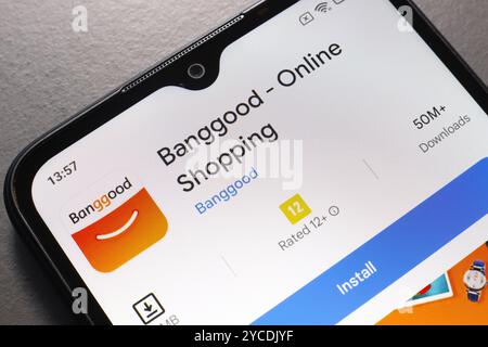 22 octobre 2024, Brésil. Dans cette illustration photo, le logo de l'application Banggood est affiché sur l'écran d'un smartphone Banque D'Images
