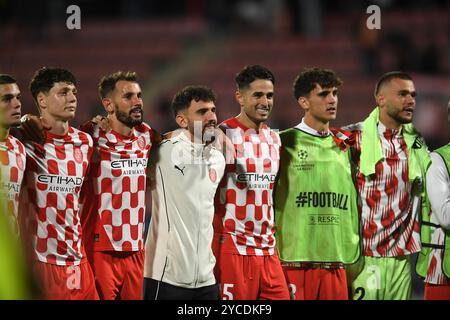 Gérone, ESP. 22 octobre 2024. GIRONA FC-SLOVAN BRATISLAVA 22 octobre 2024 les joueurs de Girona célèbrent la fin du match de phase de la Ligue des Champions 2024/25 de l'UEFA entre Girona FC et Slovan Bratislava au stade municipal de Montilivi à Gérone, en Espagne. Crédit : Rosdemora/Alamy Live News Banque D'Images