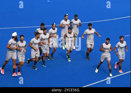 New Delhi, Inde. 22 octobre 2024. NEW DELHI, INDE - 22 OCTOBRE : L'équipe indienne de hockey masculin lors d'une séance d'échauffement au stade Dhyanchand avant le 1er match de la série bilatérale de hockey PFC Inde vs Allemagne 2024 le 22 octobre 2024 à New Delhi, Inde. (Photo de Vipin Kumar/Hindustan Times/Sipa USA) crédit : Sipa USA/Alamy Live News Banque D'Images