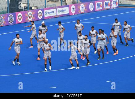 New Delhi, Inde. 22 octobre 2024. NEW DELHI, INDE - 22 OCTOBRE : L'équipe indienne de hockey masculin lors d'une séance d'échauffement au stade Dhyanchand avant le 1er match de la série bilatérale de hockey PFC Inde vs Allemagne 2024 le 22 octobre 2024 à New Delhi, Inde. (Photo de Vipin Kumar/Hindustan Times/Sipa USA) crédit : Sipa USA/Alamy Live News Banque D'Images