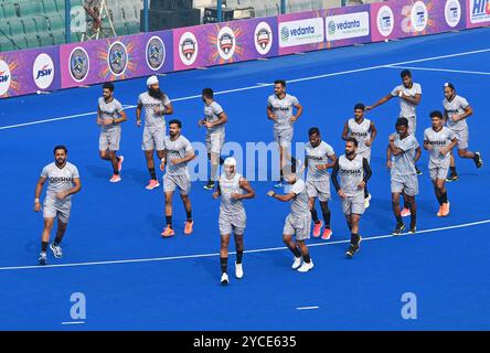 New Delhi, Inde. 22 octobre 2024. NEW DELHI, INDE - 22 OCTOBRE : L'équipe indienne de hockey masculin lors d'une séance d'échauffement au stade Dhyanchand avant le 1er match de la série bilatérale de hockey PFC Inde vs Allemagne 2024 le 22 octobre 2024 à New Delhi, Inde. (Photo de Vipin Kumar/Hindustan Times/Sipa USA) crédit : Sipa USA/Alamy Live News Banque D'Images