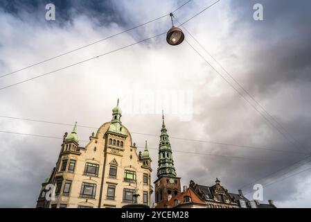 Copenhague, Danemark, 10 août 2016. Rue Stroget. Rue commerçante dans le centre historique de Copenhague une journée nuageuse d'été, Europe Banque D'Images