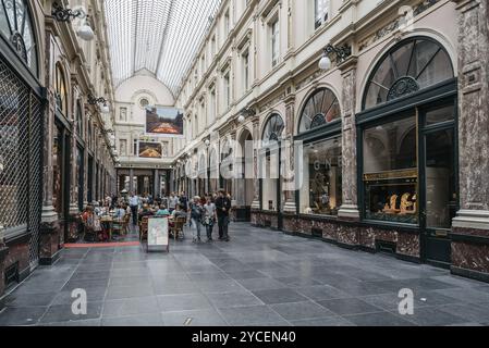 Bruxelles, Belgique, le 30 juillet 2016 : la Galerie Royale de St Hubert est une galerie marchande vitrée à Bruxelles. Il abrite de nombreuses boutiques de luxe, CLOC Banque D'Images