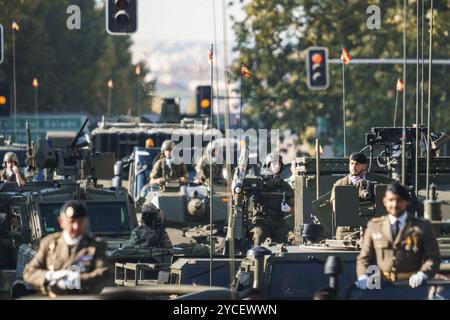 Madrid, Espagne, 12 octobre 2023 : défilé militaire pendant la fête nationale espagnole. Véhicules blindés, Europe Banque D'Images