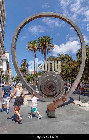 Sculpture sur Calle Mayor de Triana, Las Palmas, Gran Canaria Canary Islands, Espagne Banque D'Images