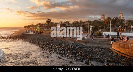 Coucher de soleil au Paseo de Meloneras, Maspalomas, Gran Canaria, Îles Canaries, Espagne Banque D'Images