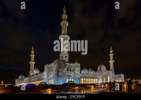 Mosquée Sheikh Zayed, éclairage du soir, Grande Mosquée, Abu Dhabi, Émirats arabes Unis, Asie Banque D'Images