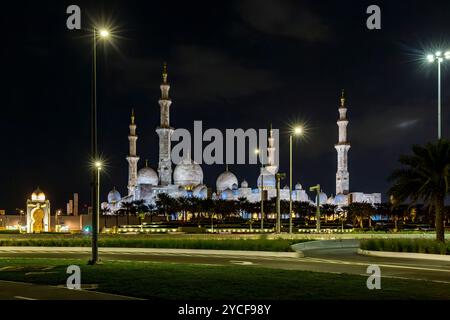 Mosquée Sheikh Zayed, éclairage du soir, Grande Mosquée, Abu Dhabi, Émirats arabes Unis, Asie Banque D'Images