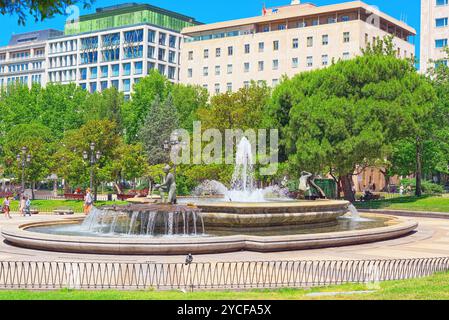 Madrid, Espagne - Juin 05, 2017 : Place d'Espagne (Plaza de España) est une grande place, une destination touristique populaire situé dans le centre de Madrid, Espagne à t Banque D'Images