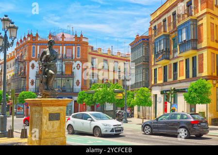 Séville, Espagne - Juin 08, 2017 : rues du centre-ville de Séville - la ville est la capitale et la plus grande ville de la communauté autonome d'Andalousie et Banque D'Images