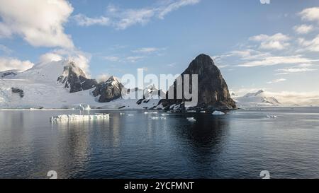 Côte antarctique. Baie de Börgen, péninsule Antarctique, Antarctique. Banque D'Images