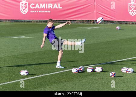 Girona, Espagne, 23 octobre 2024 - fin Smith s'entraîne au camp d'entraînement de rugby Elite en Angleterre Camiral Wellness Club, Girona crédit : Howard Sayer/Alamy Live News Banque D'Images