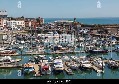 Angleterre, Kent, Thanet, Ramsgate Royal Harbour Marina Banque D'Images