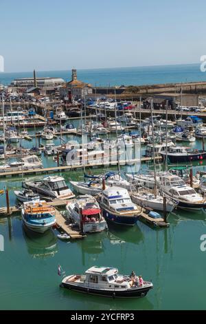 Angleterre, Kent, Thanet, Ramsgate Royal Harbour Marina Banque D'Images