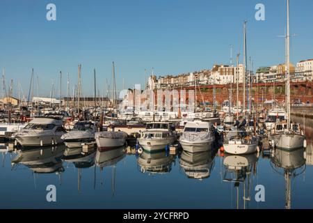 Angleterre, Kent, Thanet, Ramsgate Royal Harbour Marina Banque D'Images