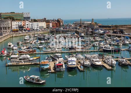 Angleterre, Kent, Thanet, Ramsgate Royal Harbour Marina Banque D'Images