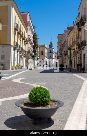 Promenade dans le centre historique de Bénévent, corso Giuseppe Garibaldi Banque D'Images