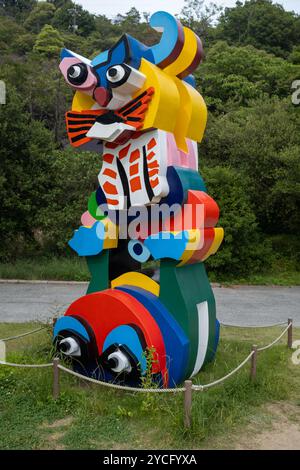 Sculpture grenouille et chat par Kapel sur l'île de Naoshima au Japon Banque D'Images