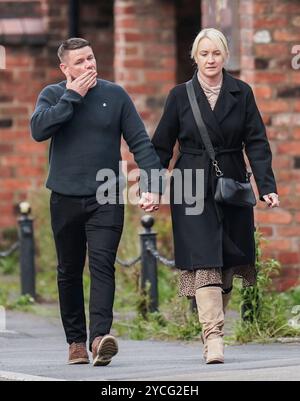 Peter Spooner, le père de Brianna Ghey, âgée de 16 ans, arrive au tribunal du coroner à Warrington pour l'enquête sur sa fille. Date de la photo : mercredi 23 octobre 2024. Banque D'Images