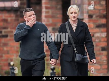 Peter Spooner, le père de Brianna Ghey, âgée de 16 ans, arrive au tribunal du coroner à Warrington pour l'enquête sur sa fille. Date de la photo : mercredi 23 octobre 2024. Banque D'Images