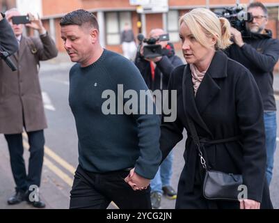 Peter Spooner, le père de Brianna Ghey, âgée de 16 ans, arrive au tribunal du coroner à Warrington pour l'enquête sur sa fille. Date de la photo : mercredi 23 octobre 2024. Banque D'Images