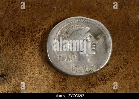 Pièce d'argent romaine Denier 89 av. Banque D'Images