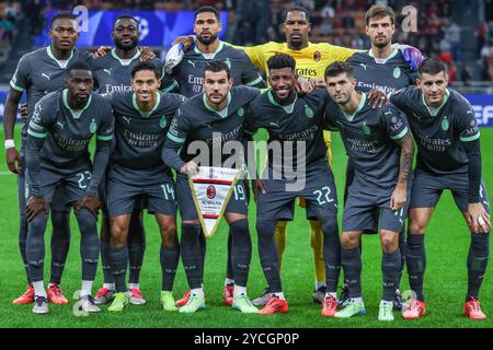 Milan, Italie. 22 octobre 2024. Les joueurs de l'AC Milan s'alignent lors de l'UEFA Champions League 2024/25 League phase - Matchday3 match de football entre l'AC Milan et le Club Brugge KV lors de la finale du stade San Siro scores ; Milan 3 | 1 Club Brugge. Crédit : SOPA images Limited/Alamy Live News Banque D'Images