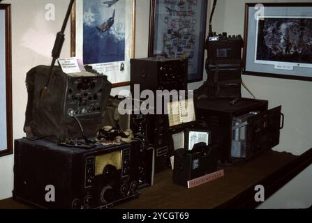 Chiriaco Summit, CA. États-Unis. Mai 1991. Le General George S. Patton Memorial Museum, 11 novembre 1988, au sommet de Chiriaco, Californie, est un musée érigé en hommage au général George S. Patton sur le site de l'entrée du Camp Young, qui fait partie du Desert Training Center de la seconde Guerre mondiale. les expositions comprennent une grande collection de chars utilisés pendant la seconde Guerre mondiale et la guerre de Corée, ainsi que des souvenirs de la vie et de la carrière de Patton - en particulier en ce qui concerne son service au Desert Training Center - et de soldats qui y ont été entraînés. Banque D'Images