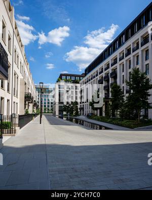 Londres - 06 15 2022 : vue sur Whistler Sq Banque D'Images