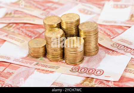 Roubles russes et les billets en euros. Banque D'Images