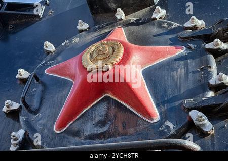 Red star sur le vieux train à vapeur Banque D'Images