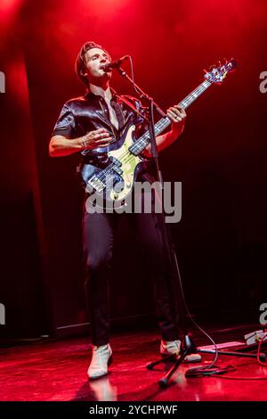 Milan Italie- 21 octobre 2024. Le groupe de rock britannique THE STRUTS se produit en direct sur scène à fabrique pendant le Grand Union Tour. Banque D'Images