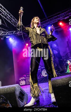 Milan Italie- 21 octobre 2024. Le groupe de rock britannique THE STRUTS se produit en direct sur scène à fabrique pendant le Grand Union Tour. Banque D'Images