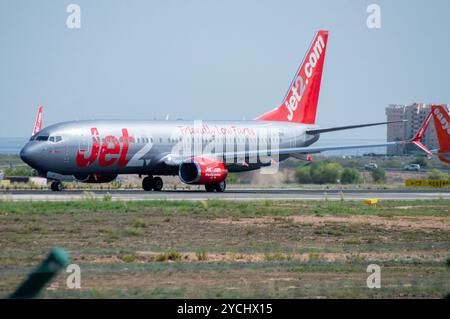 Aéroport El Altet, Alicante. Boeing 737 de la compagnie aérienne Jet2. Banque D'Images
