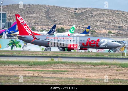 Aéroport El Altet, Alicante. Boeing 737 de la compagnie aérienne Jet2. Banque D'Images