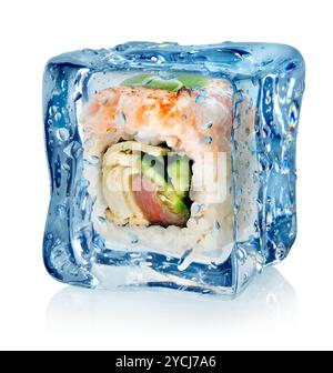 Sushi dans ice cube Banque D'Images