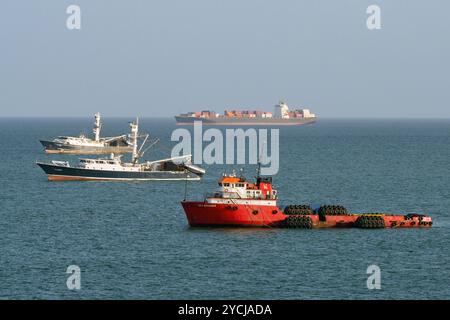 Panama City, Panama - 22 janvier 2024 : navires attendant au mouillage pour traverser le canal de Panama Banque D'Images