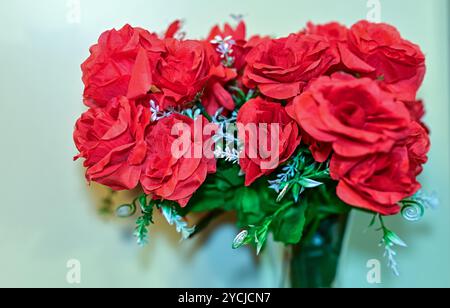 beau bouquet rouge de gerberas et de roses Banque D'Images