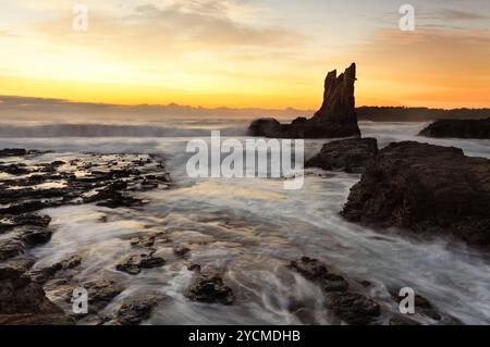 Sunrise Cathedral Rock, côte sud, Australie Banque D'Images