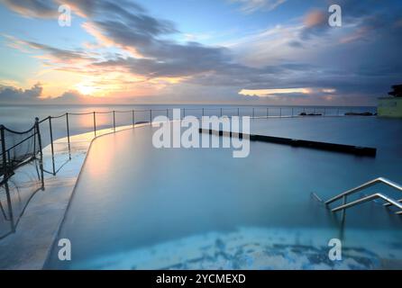 Sunrise Bronte Baths Australie Banque D'Images