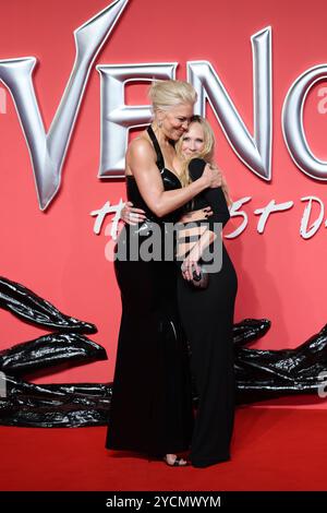 Londres, Royaume-Uni. 23 octobre 2024. (À gauche) Hannah Waddingham et Juno Temple assistent à la première de The Venom : The Last Dance UK au BFI IMAX de Londres. Crédit : Isabel Infantes/Alamy Live News Banque D'Images